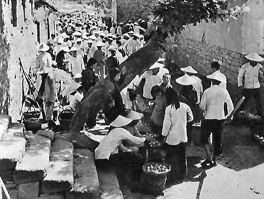 Gladys Aylward at the fruitmarket Yangcheng